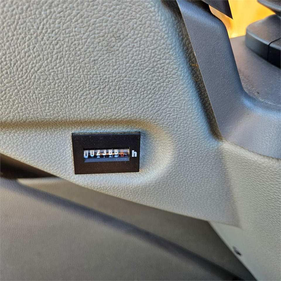 Гусеничный экскаватор Liebherr R922 LC: фото 21