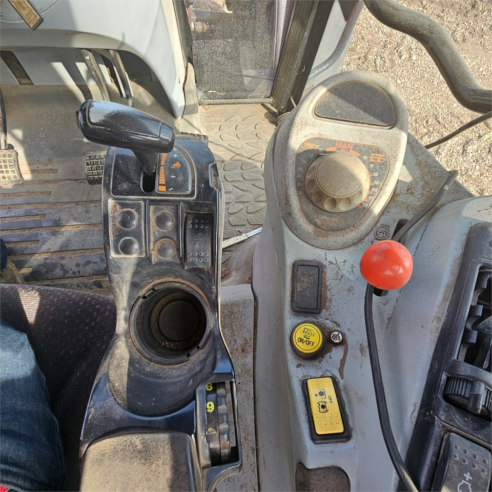 Трактор Massey Ferguson 6480 Dyna-6: фото 12
