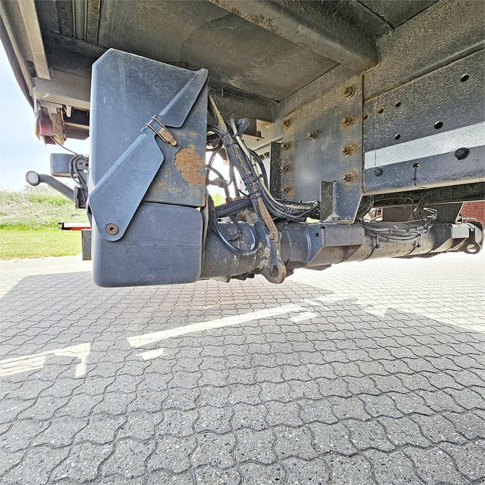 Грузовик с закрытым кузовом Mercedes Actros 2541: фото 46