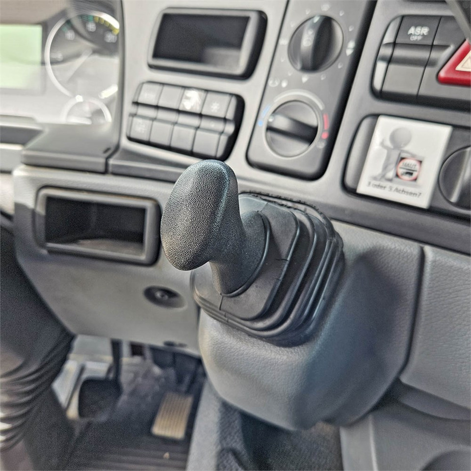 Грузовик с закрытым кузовом Mercedes Actros 2541: фото 20
