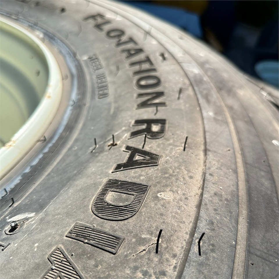Трактор New Holland Græs hjul til T4 serien: фото 15