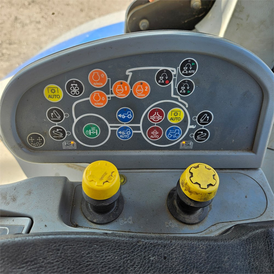 Трактор New Holland T7.235 Power Command: фото 12