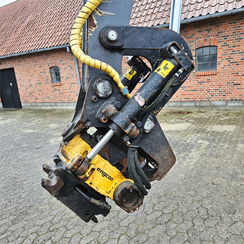 Schaeff-Terex TW110 - Колёсный экскаватор: фото 4 Schaeff-Terex TW110 - Колёсный экскаватор: фото 4