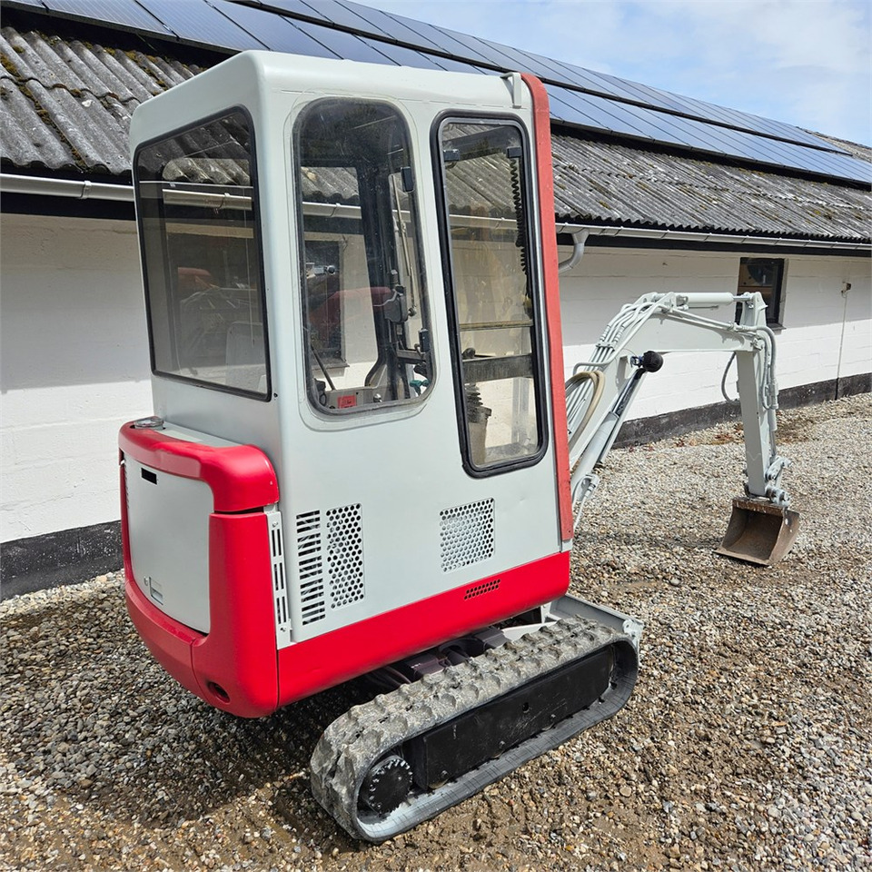 Takeuchi TB015 - Мини-экскаватор: фото 3 Takeuchi TB015 - Мини-экскаватор: фото 3