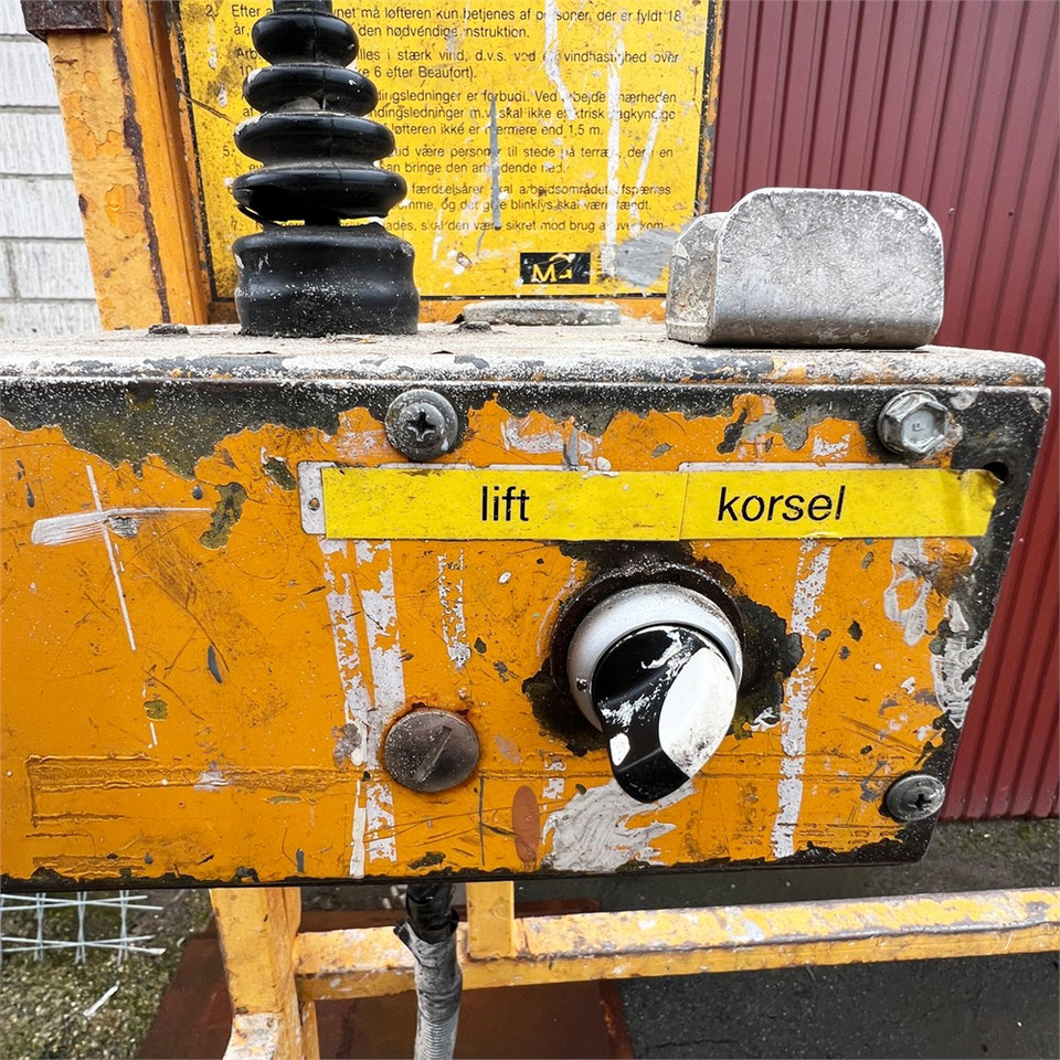 Ножничный подъемник UpRight Tiger F5024-01: фото 13 Ножничный подъемник UpRight Tiger F5024-01: фото 13