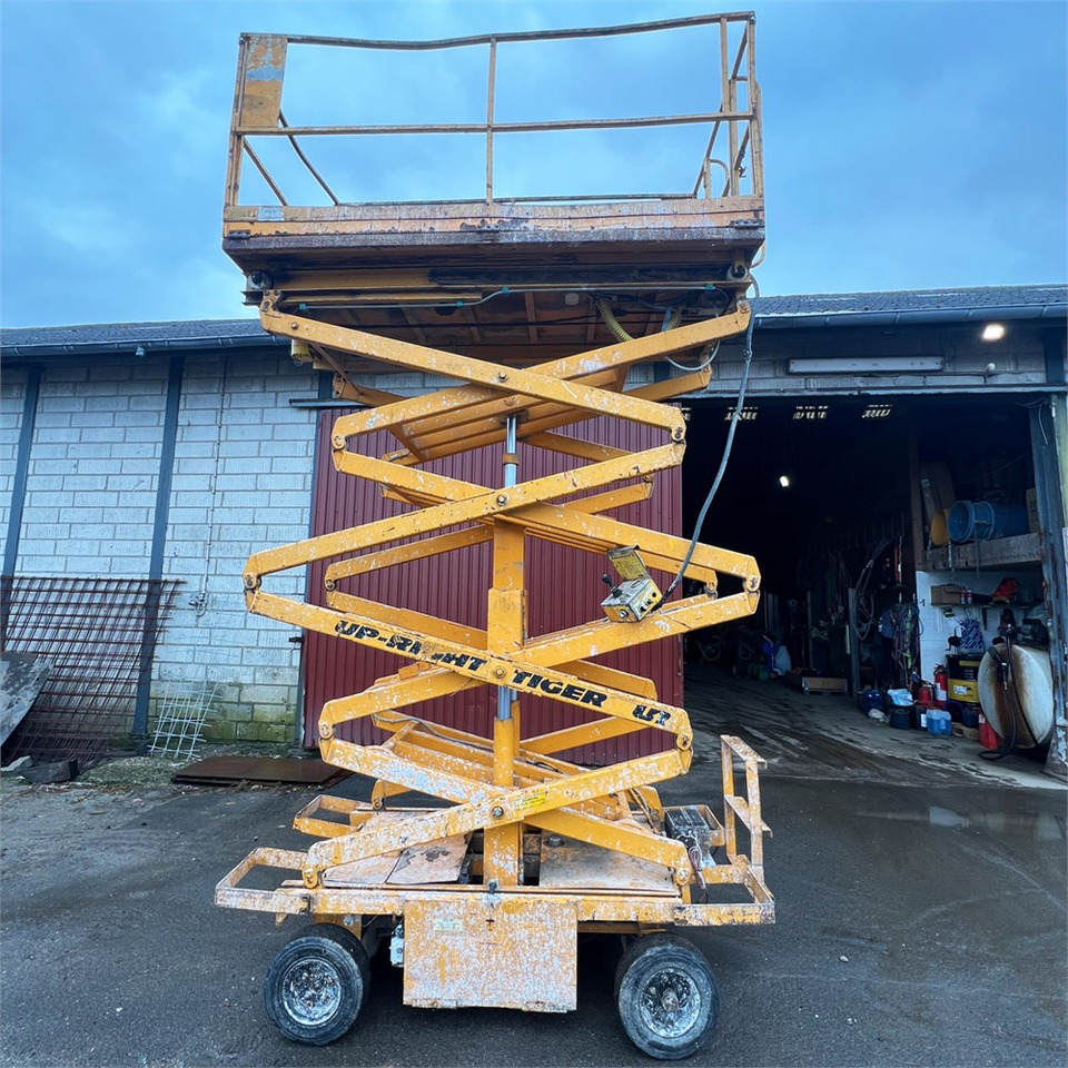 Ножничный подъемник UpRight Tiger F5024-01: фото 10 Ножничный подъемник UpRight Tiger F5024-01: фото 10