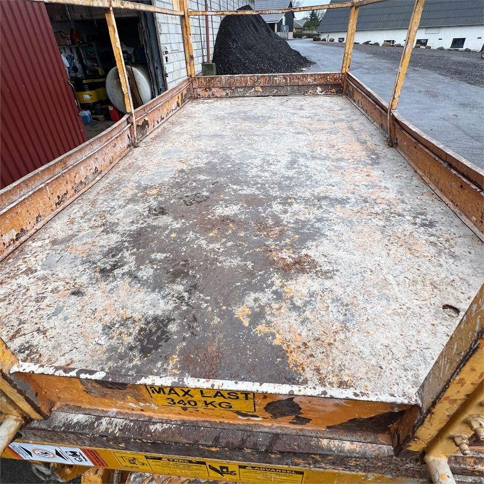 Ножничный подъемник UpRight Tiger F5024-01: фото 11 Ножничный подъемник UpRight Tiger F5024-01: фото 11