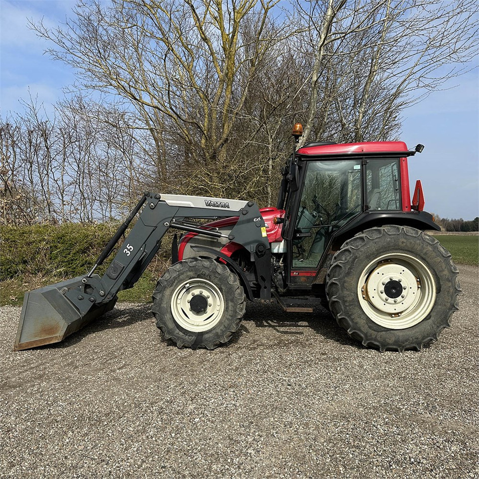 Valtra A85 - Трактор: фото 4 Valtra A85 - Трактор: фото 4