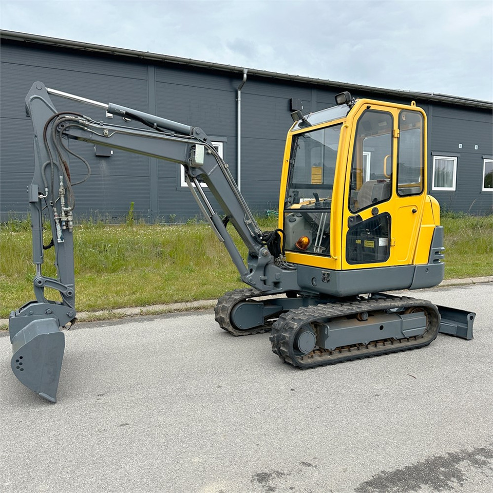 Volvo EC25 (281) - Мини-экскаватор: фото 1 Volvo EC25 (281) - Мини-экскаватор: фото 1