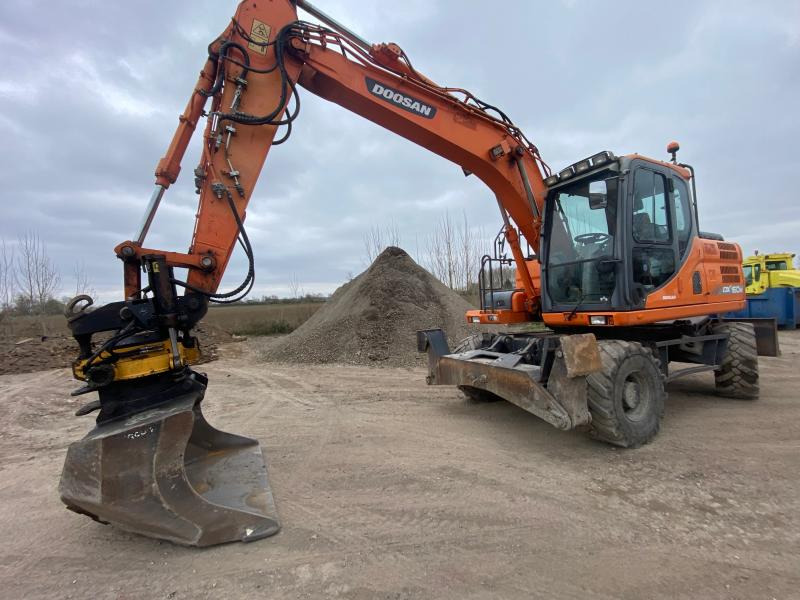 Doosan DX 160W-3 - Колёсный экскаватор: фото 2 Doosan DX 160W-3 - Колёсный экскаватор: фото 2