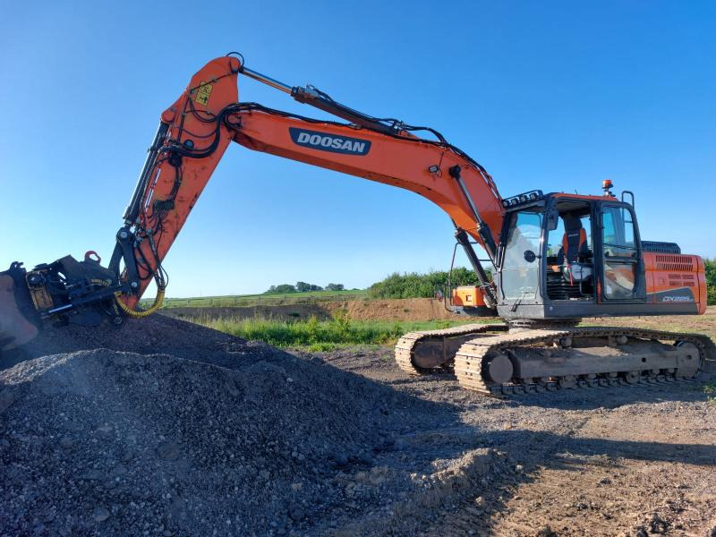Doosan DX 225LC-5 - Гусеничный экскаватор: фото 1 Doosan DX 225LC-5 - Гусеничный экскаватор: фото 1