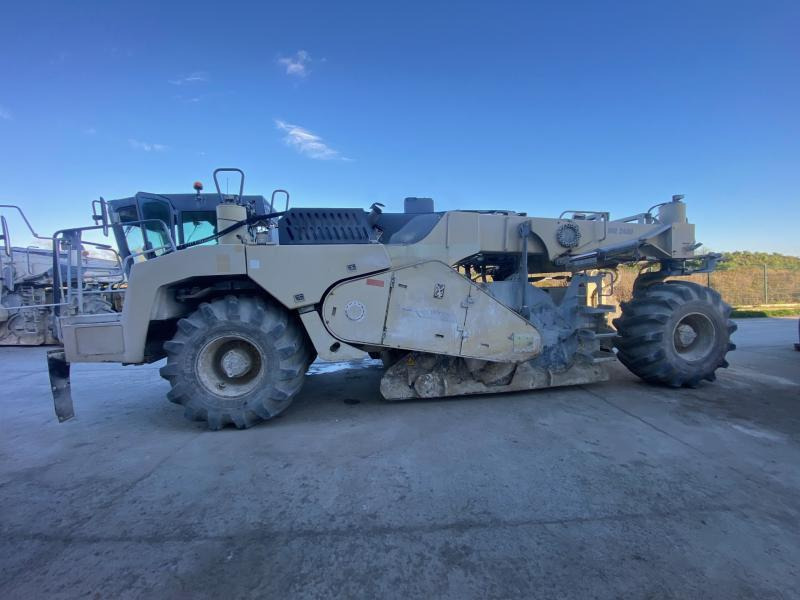 WIRTGEN WR 2400 - Стабилизатор грунта: фото 1 WIRTGEN WR 2400 - Стабилизатор грунта: фото 1