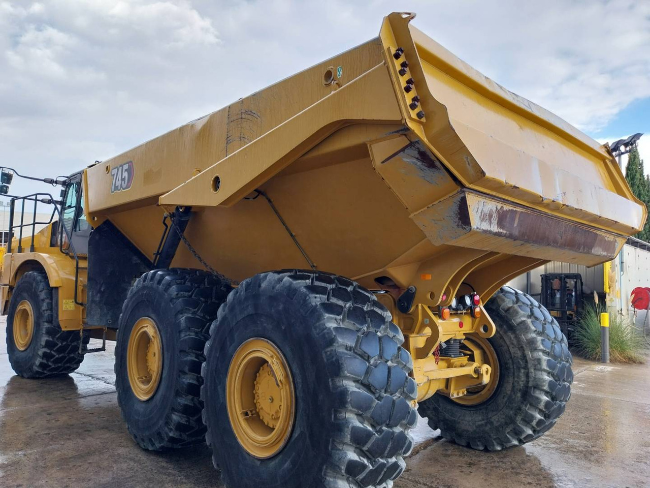 CAT 745 - Сочленённый самосвал: фото 4 CAT 745 - Сочленённый самосвал: фото 4