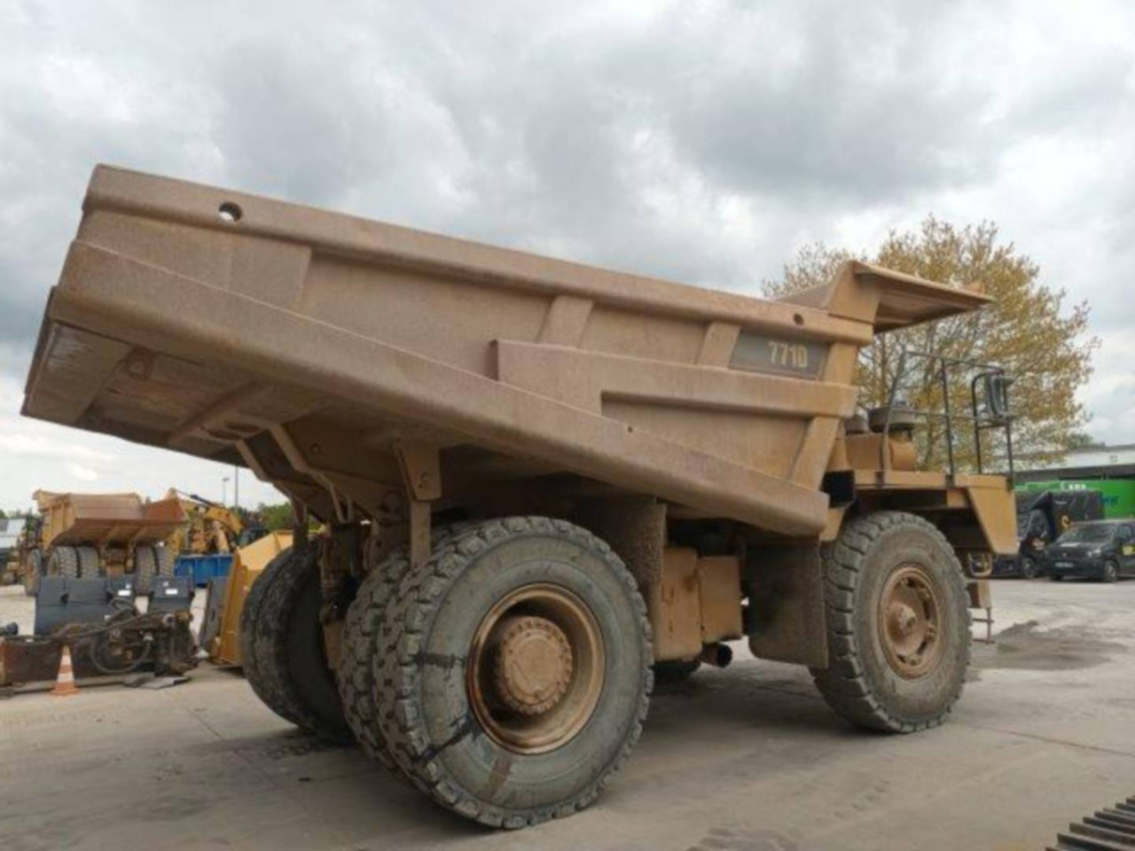 CAT 771D - Карьерный самосвал: фото 3 CAT 771D - Карьерный самосвал: фото 3