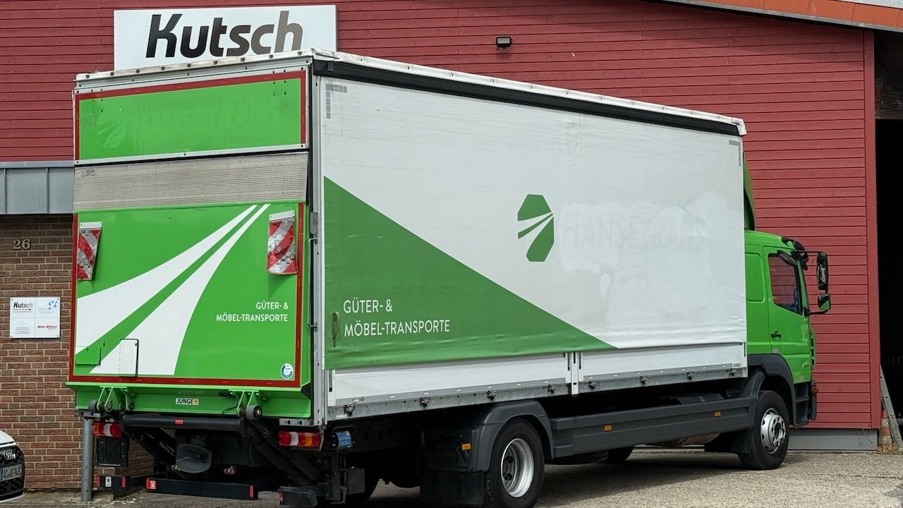 Mercedes-Benz Atego 1624L Pritsche/Plane, Ladebordwand - Тентованный грузовик: фото 2 Mercedes-Benz Atego 1624L Pritsche/Plane, Ladebordwand - Тентованный грузовик: фото 2
