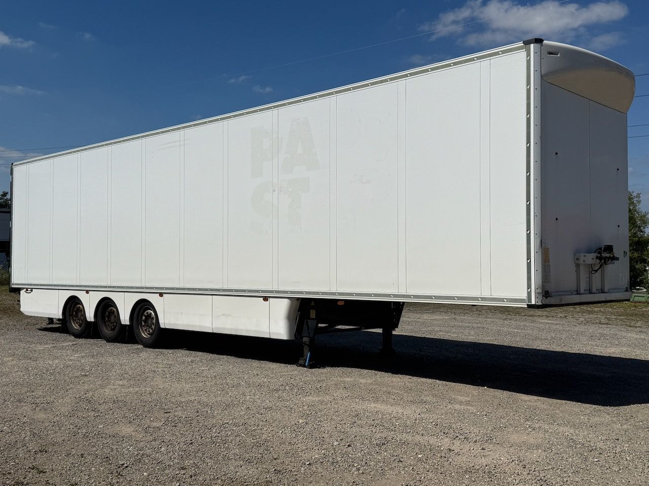 Schmitz Cargobull SKO 24 Doppelstock-Koffer mit Türen isoliert - Полуприцеп-фургон: фото 1 Schmitz Cargobull SKO 24 Doppelstock-Koffer mit Türen isoliert - Полуприцеп-фургон: фото 1