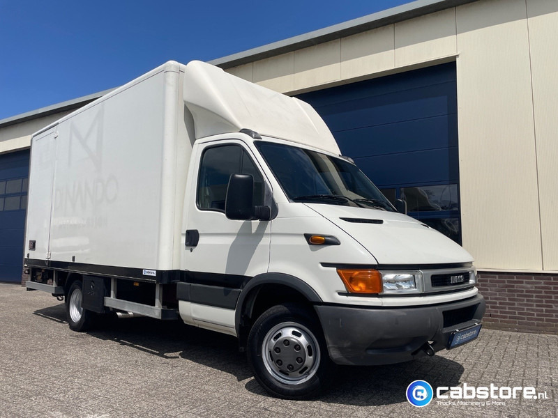 Iveco 40C 40C12 EURO 3 4x2 Bakwagen Euro 3 - Bouwjaar 2003 - APK tot 10-05-2026 -Handgeschakelde versnellingsbak - Фургон с закрытым кузовом: фото 1 Iveco 40C 40C12 EURO 3 4x2 Bakwagen Euro 3 - Bouwjaar 2003 - APK tot 10-05-2026 -Handgeschakelde versnellingsbak - Фургон с закрытым кузовом: фото 1