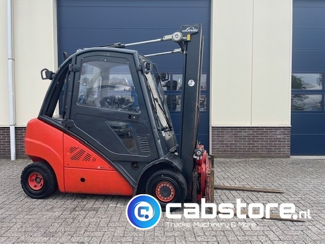 Дизельный погрузчик Linde H25D Forklift  - Heftruck - Bouwjaar 2011 - Roterende vorkenklem - Freelift - Lifthoogte 480 cm: фото 8