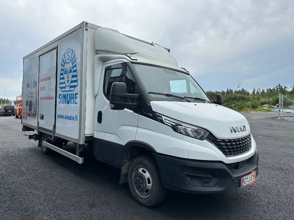 Iveco Daily 50C18A8 - Цельнометаллический фургон: фото 2 Iveco Daily 50C18A8 - Цельнометаллический фургон: фото 2
