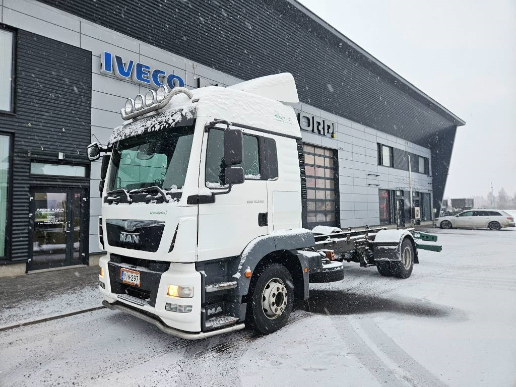 Грузовик-шасси MAN TGM: фото 1