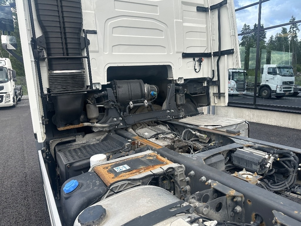 Грузовик-шасси Volvo FH13 540 6x2*4: фото 8