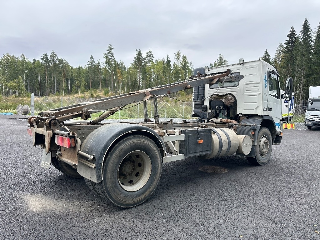 Volvo FM7 4x2 vaijerilaitteilla - Портальный бункеровоз: фото 4 Volvo FM7 4x2 vaijerilaitteilla - Портальный бункеровоз: фото 4