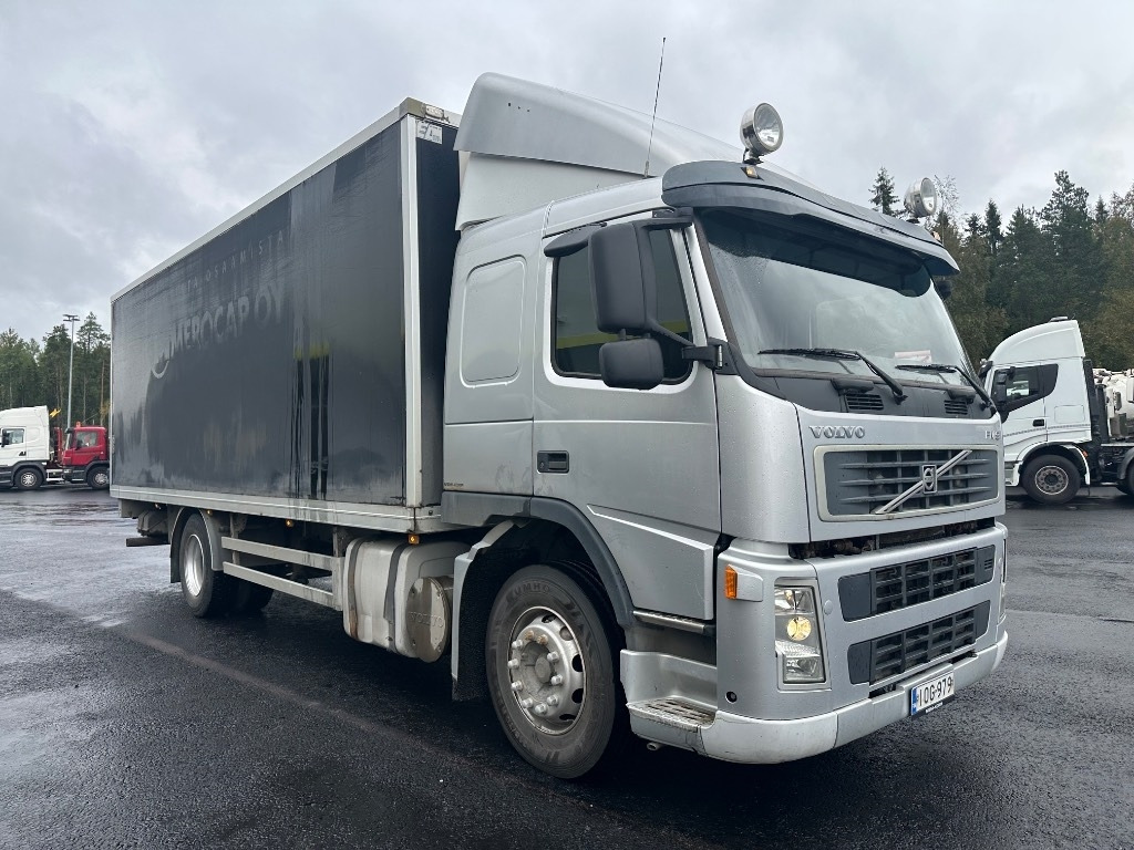 Volvo FM9 300 4x2 - Грузовик с закрытым кузовом: фото 3 Volvo FM9 300 4x2 - Грузовик с закрытым кузовом: фото 3