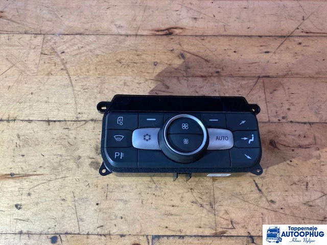 DAF Clima control panel – DAF 2136829 - Электрическая система для Грузовиков: фото 1 DAF Clima control panel – DAF 2136829 - Электрическая система для Грузовиков: фото 1