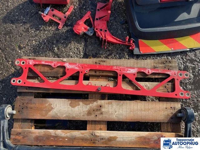 DAF front cross member – DAF 2121773 - Рама/ Шасси для Грузовиков: фото 1 DAF front cross member – DAF 2121773 - Рама/ Шасси для Грузовиков: фото 1