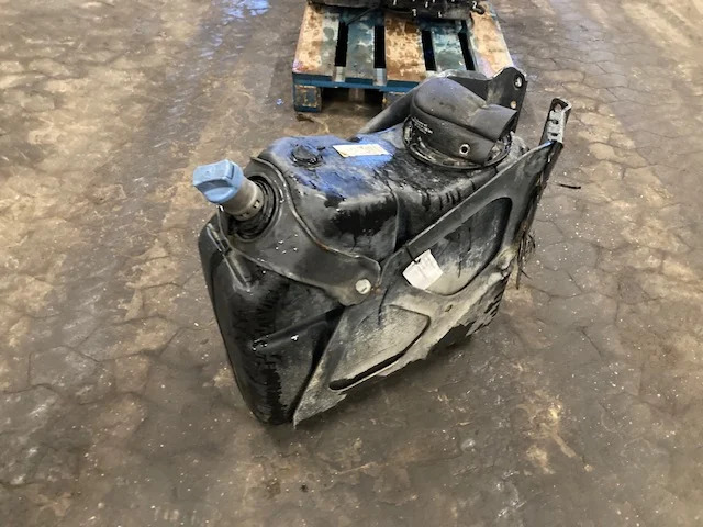 Mercedes A9604701515 – Mercedes adblue tank - Бак для AdBlue для Грузовиков: фото 2 Mercedes A9604701515 – Mercedes adblue tank - Бак для AdBlue для Грузовиков: фото 2