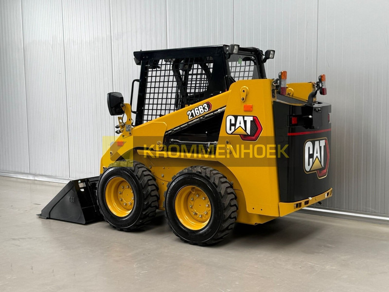 Caterpillar 216 B3 - Мини-погрузчик с бортовым поворотом: фото 3 Caterpillar 216 B3 - Мини-погрузчик с бортовым поворотом: фото 3