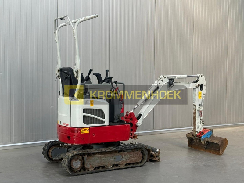 Takeuchi TB 210 R - Мини-экскаватор: фото 4 Takeuchi TB 210 R - Мини-экскаватор: фото 4