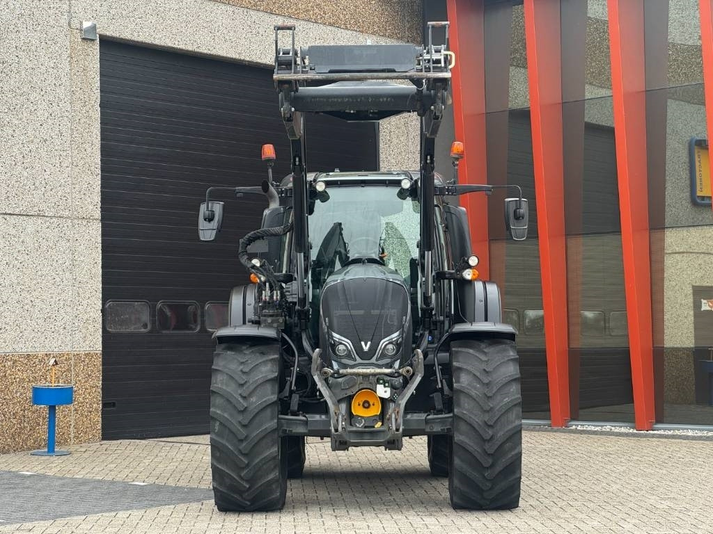 Valtra Frontlinkage + PTO, Frontloader, 3846 hours!! - Трактор: фото 5 Valtra Frontlinkage + PTO, Frontloader, 3846 hours!! - Трактор: фото 5
