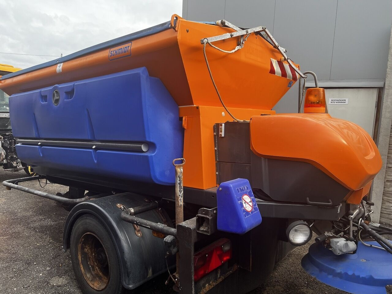 Schmidt Przyczepka 3,5m3 - Разбрасыватель песка/ Соли: фото 3 Schmidt Przyczepka 3,5m3 - Разбрасыватель песка/ Соли: фото 3