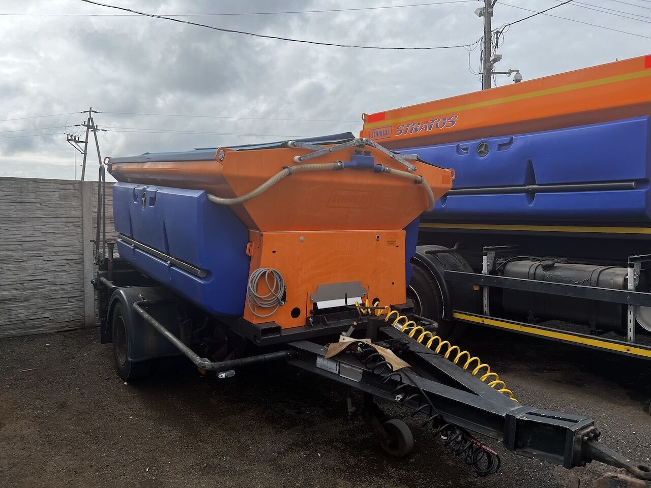 Schmidt Przyczepka 3,5m3 - Разбрасыватель песка/ Соли: фото 2 Schmidt Przyczepka 3,5m3 - Разбрасыватель песка/ Соли: фото 2