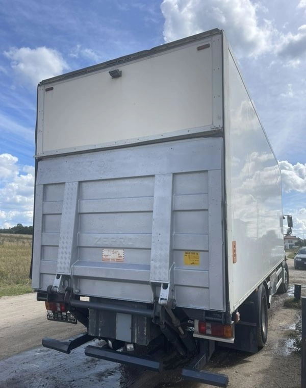 MERCEDES-BENZ AXOR PRZEBIEG TYLKO 322000 KM!!!! - Изотермический грузовик: фото 3 MERCEDES-BENZ AXOR PRZEBIEG TYLKO 322000 KM!!!! - Изотермический грузовик: фото 3