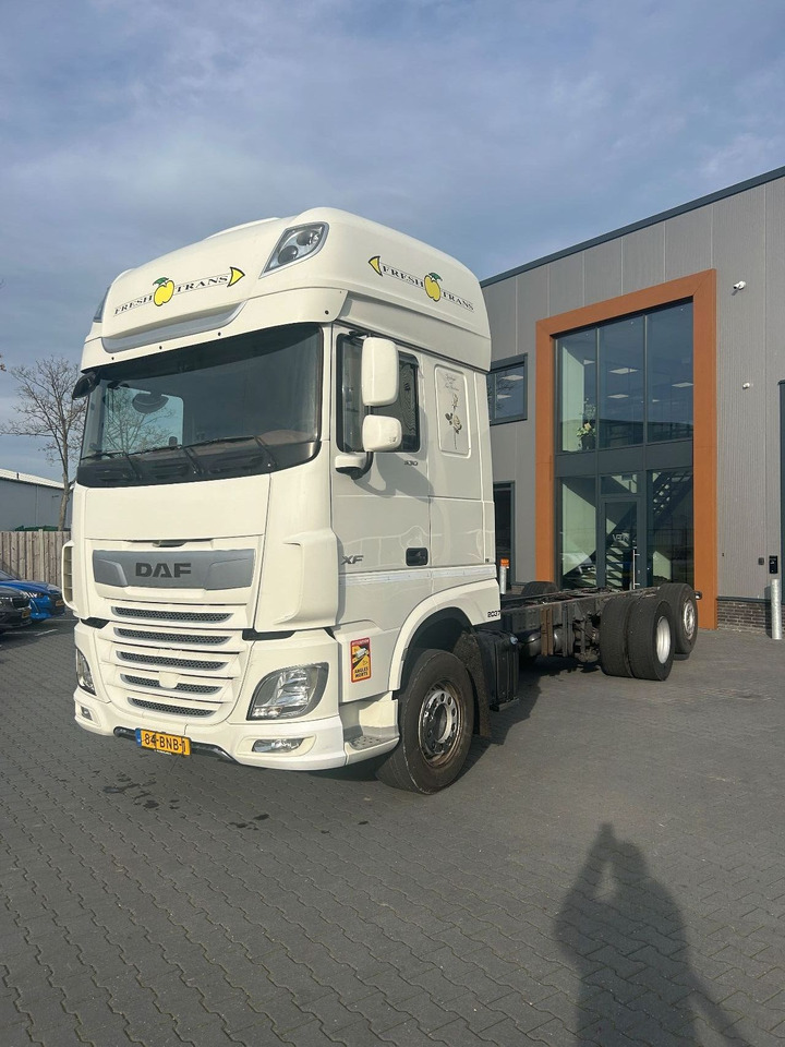 DAF XF 530 XF530 Super Space Cab FAR - Грузовик-шасси: фото 1 DAF XF 530 XF530 Super Space Cab FAR - Грузовик-шасси: фото 1