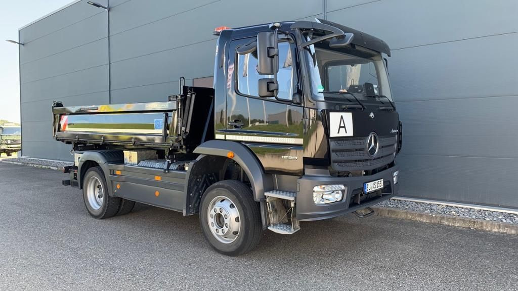 Mercedes-Benz Atego 1530 Allradkipper 4x4 Kam. AUT LED AHK - Самосвал: фото 1 Mercedes-Benz Atego 1530 Allradkipper 4x4 Kam. AUT LED AHK - Самосвал: фото 1