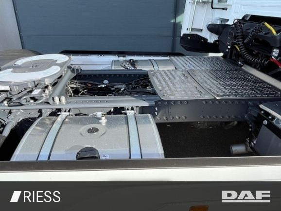 DAF XG 530 FT Alcoa Leder Vollluft Standklima - Тягач: фото 5 DAF XG 530 FT Alcoa Leder Vollluft Standklima - Тягач: фото 5