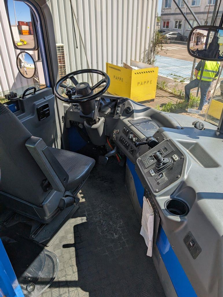 Терминальный тягач Kalmar T2: фото 6 Терминальный тягач Kalmar T2: фото 6