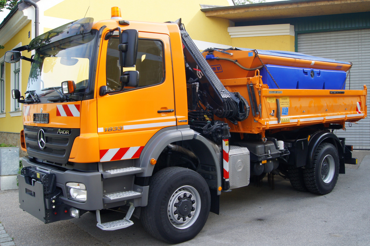 MERCEDES-BENZ AXOR 1833 4x4/TÜV/Eur4/HIAB 088/MEILLER/Winterdienst/Salzstreuer - Самосвал, Автоманипулятор: фото 2 MERCEDES-BENZ AXOR 1833 4x4/TÜV/Eur4/HIAB 088/MEILLER/Winterdienst/Salzstreuer - Самосвал, Автоманипулятор: фото 2