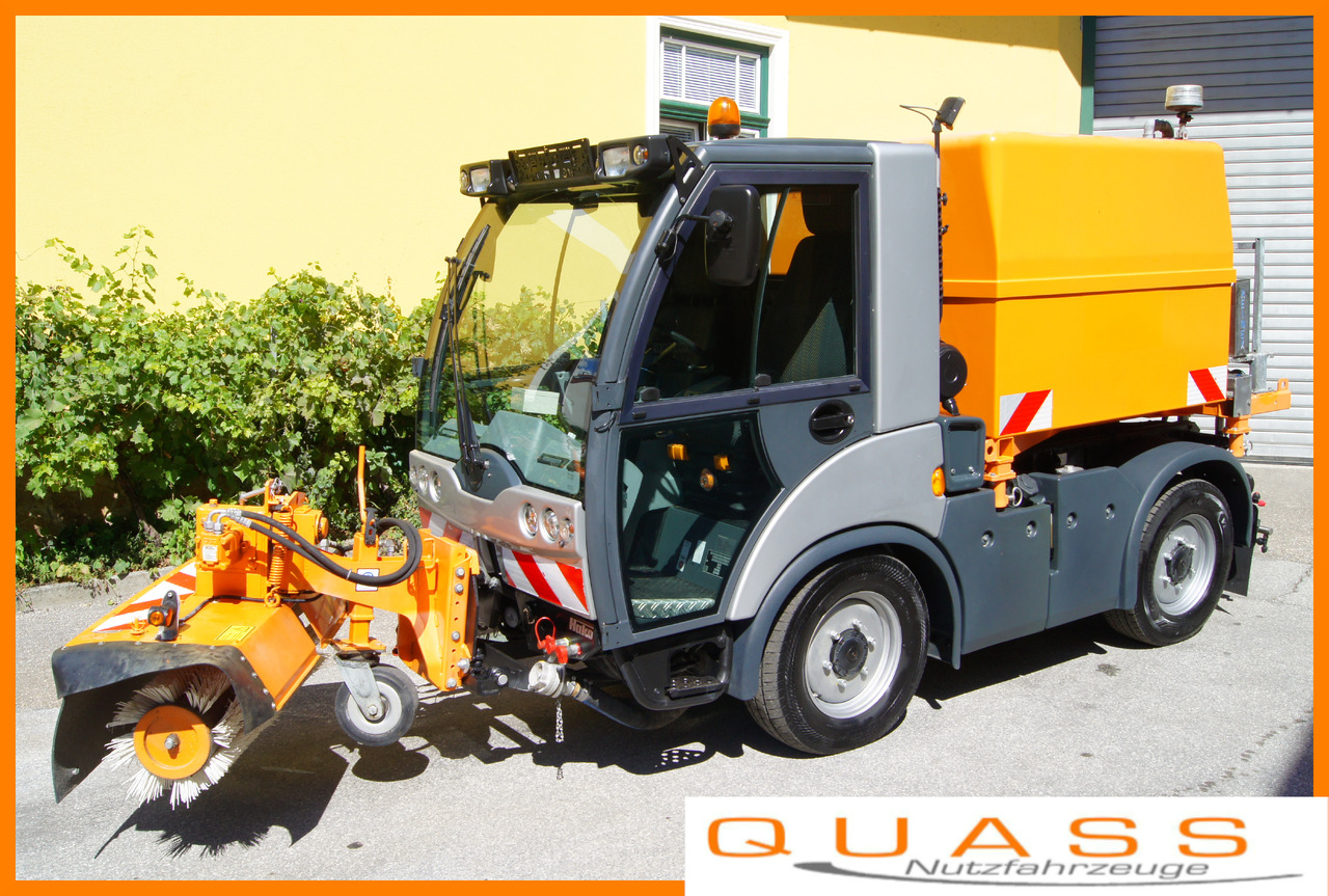 MULTICAR TREMO X56 Carrier CS/4x4/Euro 5/Besen/Wasserfass - Подметально-уборочная машина: фото 1 MULTICAR TREMO X56 Carrier CS/4x4/Euro 5/Besen/Wasserfass - Подметально-уборочная машина: фото 1