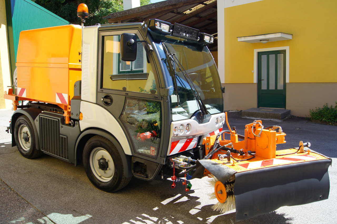 MULTICAR TREMO X56 Carrier CS/4x4/Euro 5/Besen/Wasserfass - Снегоуборочная машина: фото 5 MULTICAR TREMO X56 Carrier CS/4x4/Euro 5/Besen/Wasserfass - Снегоуборочная машина: фото 5