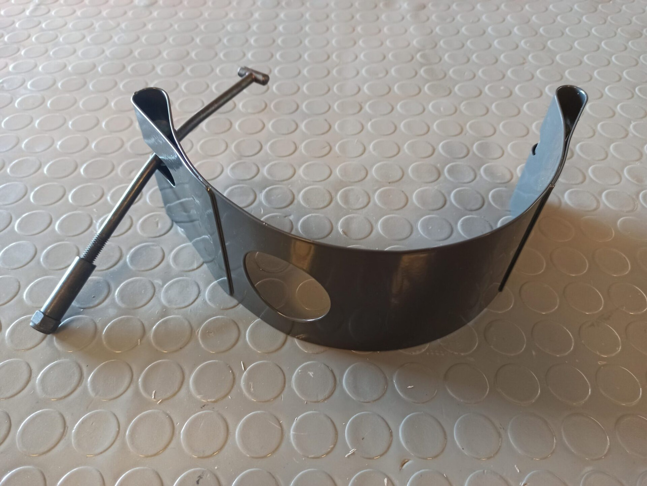 SCANIA BAND CLAMP - 1724860 - Детали тормозной системы для Грузовиков: фото 1 SCANIA BAND CLAMP - 1724860 - Детали тормозной системы для Грузовиков: фото 1