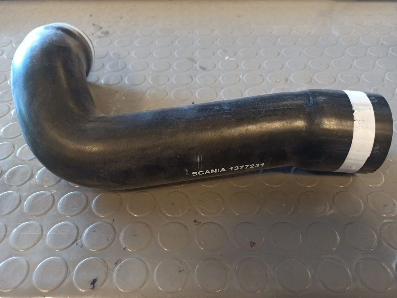 SCANIA COOLANT HOSE - 1377231 - Система охлаждения для Грузовиков: фото 1 SCANIA COOLANT HOSE - 1377231 - Система охлаждения для Грузовиков: фото 1