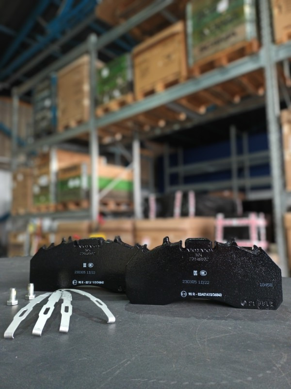 VOLVO BRAKE PAD KIT 23149532 - Тормозные колодки для Грузовиков: фото 3 VOLVO BRAKE PAD KIT 23149532 - Тормозные колодки для Грузовиков: фото 3