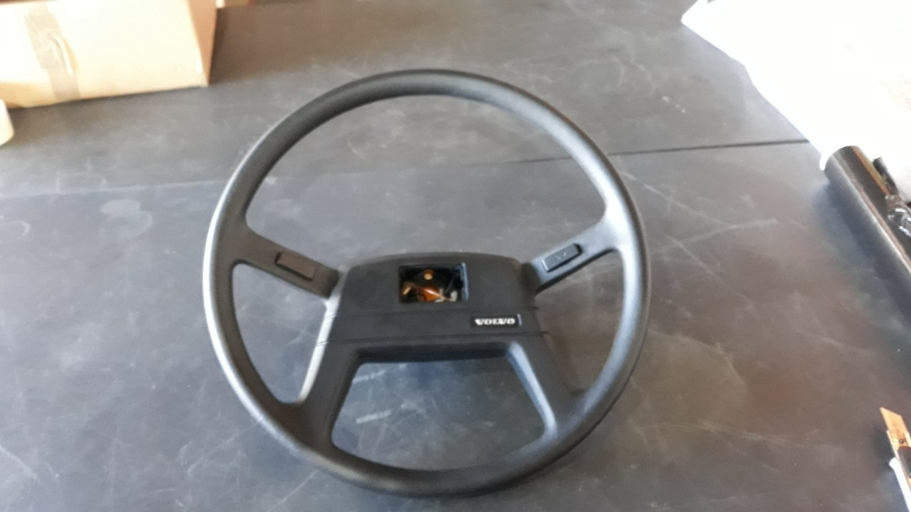 VOLVO STEERING WHEEL - 1607359 - Рулевое колесо для Грузовиков: фото 1 VOLVO STEERING WHEEL - 1607359 - Рулевое колесо для Грузовиков: фото 1