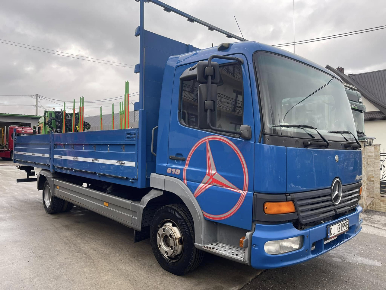 Mercedes Benz Atego 818 - Грузовик бортовой/ Платформа: фото 2 Mercedes Benz Atego 818 - Грузовик бортовой/ Платформа: фото 2