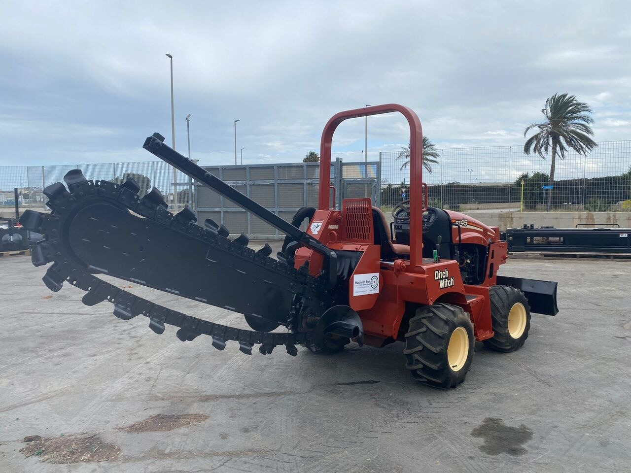 Ditch-Witch RT45 - Траншеекопатель: фото 5 Ditch-Witch RT45 - Траншеекопатель: фото 5