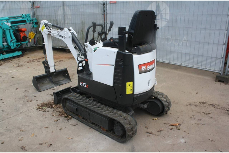 Bobcat E08 - Мини-экскаватор: фото 3 Bobcat E08 - Мини-экскаватор: фото 3